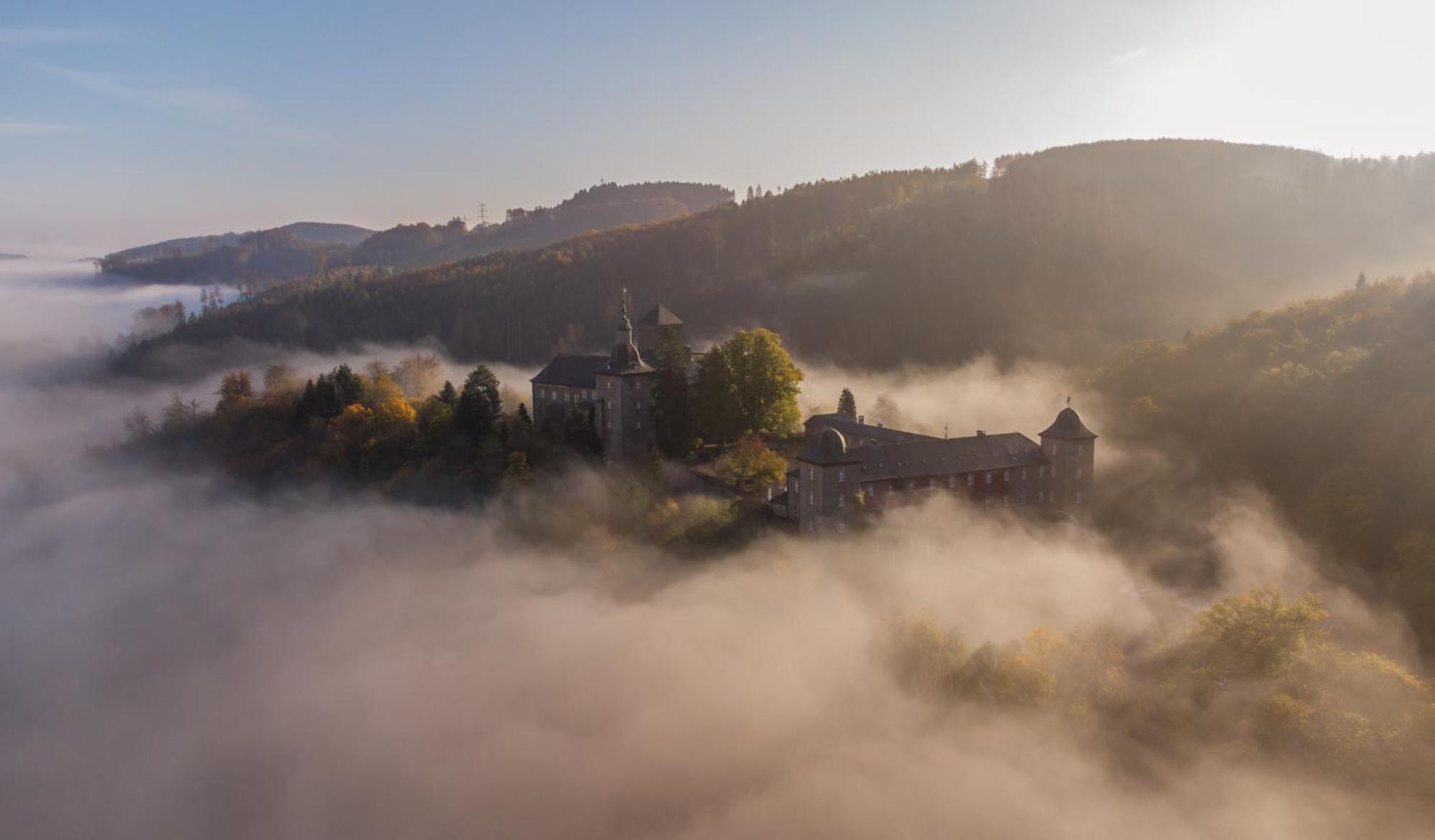 Hotel Und Restaurant Burg Schnellenberg آتندورن المظهر الخارجي الصورة
