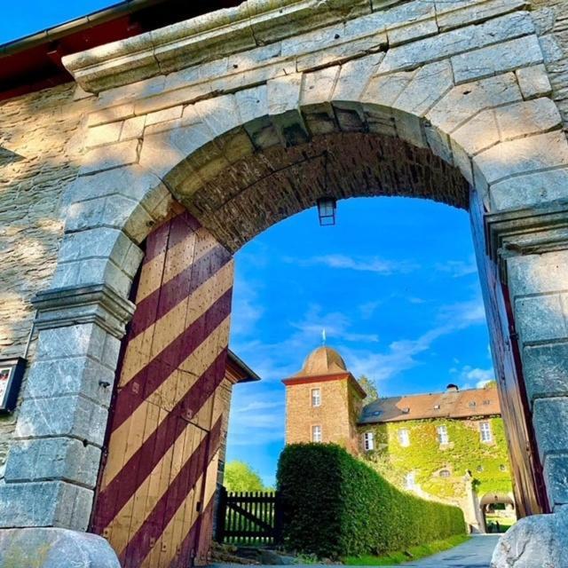 Hotel Und Restaurant Burg Schnellenberg آتندورن المظهر الخارجي الصورة