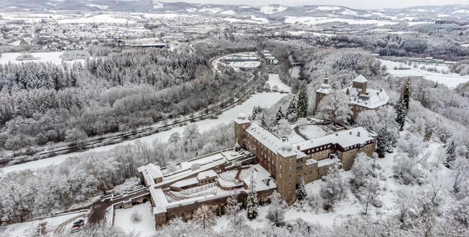 Hotel Und Restaurant Burg Schnellenberg آتندورن المظهر الخارجي الصورة