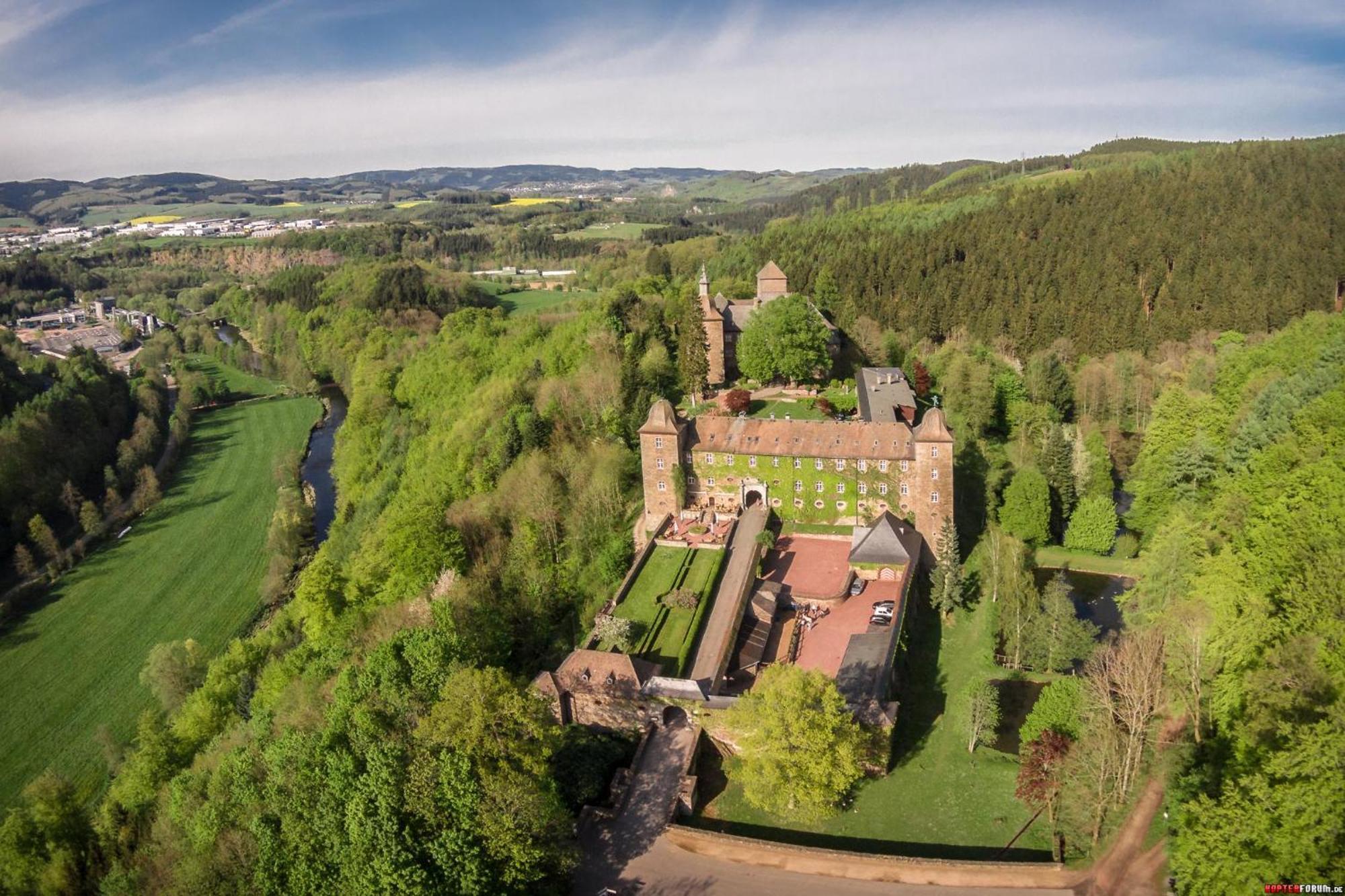 Hotel Und Restaurant Burg Schnellenberg آتندورن المظهر الخارجي الصورة